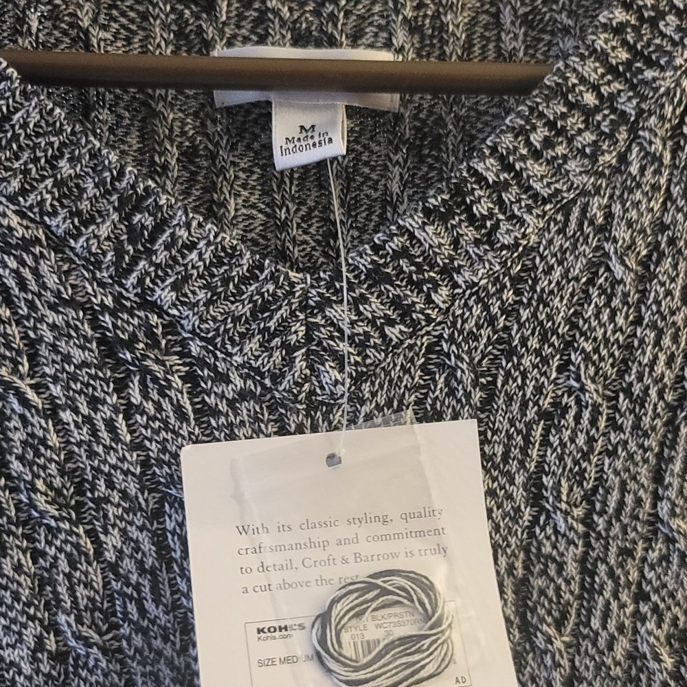 V neck knitted sweater